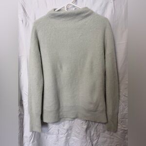 Vince Soft Green Turtleneck Sweater 100% Cashmere Size Medium